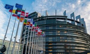 KE mirëpret diskutimin për afrimin e Ballkanit dhe Ukrainës me BE-në