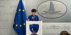 Kos kërkon stabilitet institucional, thotë se 2026 mund të jetë viti i Kosovës
