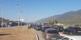Kosovarët për Bajram drejt Shqipërisë, rritje e fluksit në Morinë