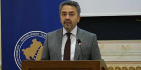 Radoniqi: Procesi zgjedhor po zhvillohet sipas planifikimeve, deri në orën 11:00 kanë votuar mbi 162 mijë qytetarë