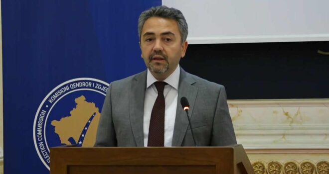 Radoniqi: Procesi zgjedhor po zhvillohet sipas planifikimeve, deri në orën 11:00 kanë votuar mbi 162 mijë qytetarë