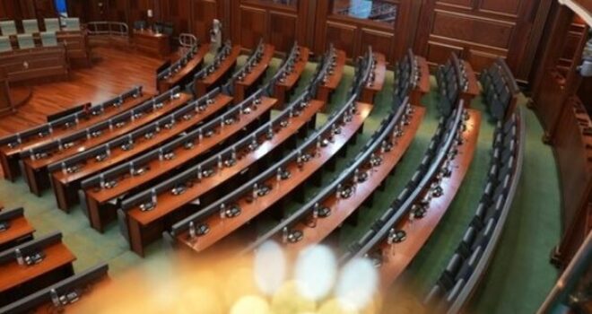Shpërndarja e mandateve deri tani: Vetëvendosje 53 ulëse, PDK 22, LDK 18, AAK 7