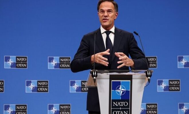 Reuters e pyet për verdiktin e Hagës, Sekretari Rutte: KFOR është aty, pavarësisht lajmeve që mund të vijnë gjatë javës