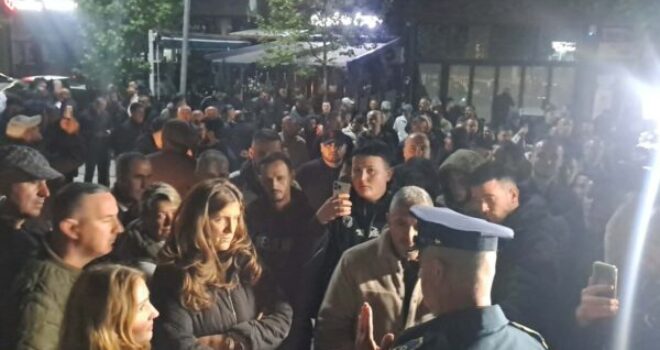 Musliu: Tre policë kanë refuzuar mbrëmë të vijnë në Skenderaj, janë suspenduar nga detyra