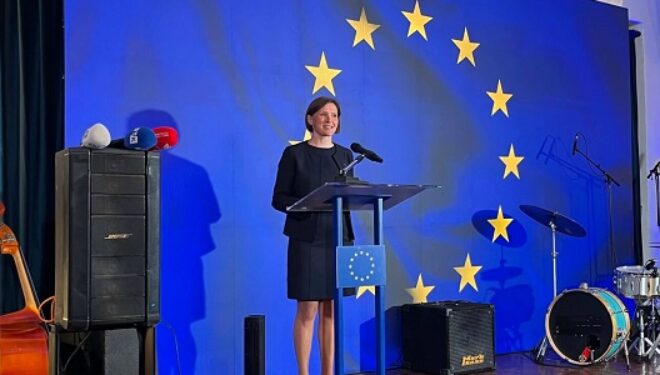Palatova: Kosova duhet t’i bindë 27 shtetet anëtare për statusin e kandidatit në BE