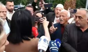 “Ti prej Prishtine po do me ruajt tokën tem”, protestuesit të tensionuar me Fitore Pacollin