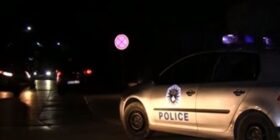 Ekskluzive: Suspendohen dy policë serbë në veri, u kapën të zhveshur në veturë