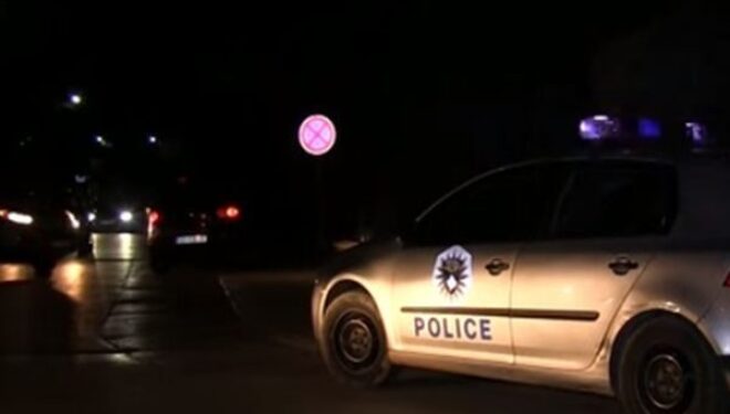 Ekskluzive: Suspendohen dy policë serbë në veri, u kapën të zhveshur në veturë