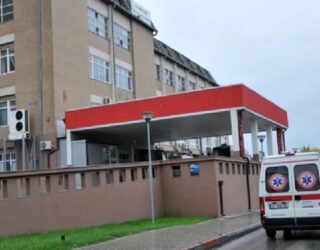 Gjykata Supreme shfuqizon tarifën 3-euro për shoqëruesit mbi 15-vjeç në QKUK