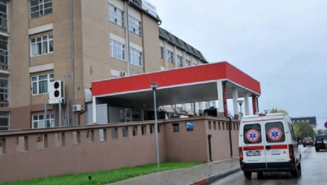 Gjykata Supreme shfuqizon tarifën 3-euro për shoqëruesit mbi 15-vjeç në QKUK