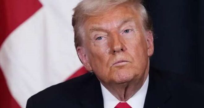 Trump mohon mungesën e armëve në SHBA dhe thotë se “rrjedhësit” e informacionit po ndjeken