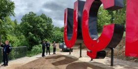 Dëmtohet monumenti i UÇK-së në Kaçanik, nisin hetimet