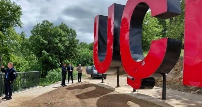 Dëmtohet monumenti i UÇK-së në Kaçanik, nisin hetimet