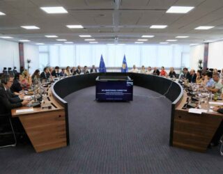Kosova dhe Komisioni Evropian diskutojnë zbatimin e fondeve IPA, kërkohet përshpejtim i reformave