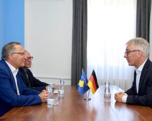 Takohet Hamza me ambasadorin Rudolph, flasin për zhvillimet politike dhe stabilitetin institucional