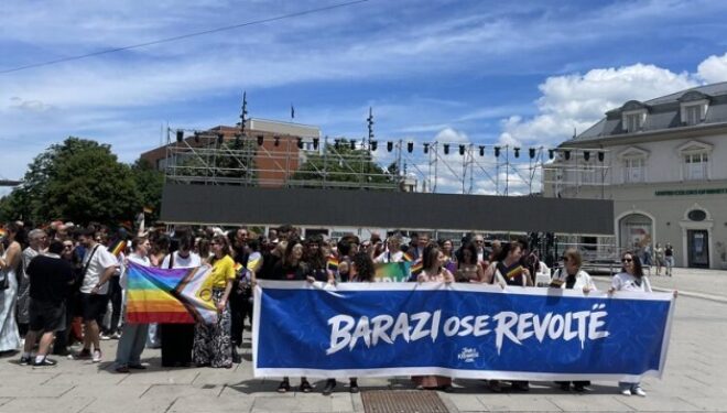 “Barazi ose Revoltë”, mbahet Parada e Krenarisë në Prishtinë