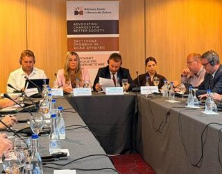 ACDC: Rikthimi i gjyqtarëve dhe prokurorëve serbë në institucione do të rriste besimin në veri