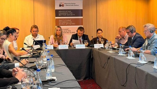 ACDC: Rikthimi i gjyqtarëve dhe prokurorëve serbë në institucione do të rriste besimin në veri