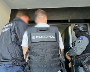 Europoli del me detaje, si u zbulua perandoria kriminale në vlerë 80 milionë euro në Kosovë