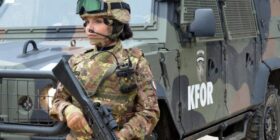 Britania riafirmon angazhimin në Kosovë, pavarësisht paralajmërimeve të NATO-s për reduktim të KFOR-it