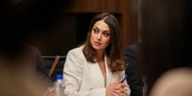 Kica-Xhelili godet VV-në: I dha 200 milionë euro, i humbi 200 mijë vota – Kosovë, Republika ime