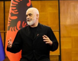 Rama për protestat: S’mund ta bëj përgjegjës Kurtin në sallahanet e Vetëvendosjes në Shqipëri