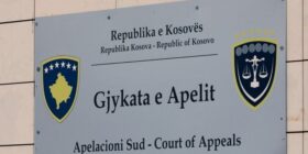 Apeli prish vendimin që i lejonte nënës ta merrte fëmijën jashtë Kosovës, rasti kthehet në rigjykim