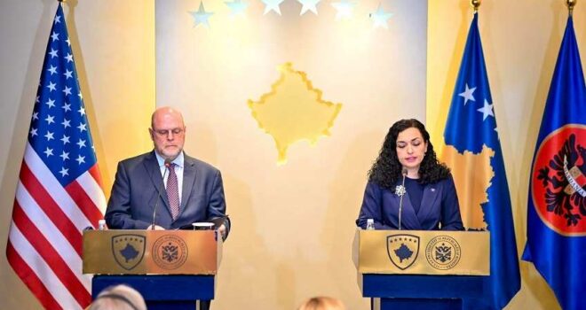 Jeff Hovenier: Presidentja Osmani ka luajtur rol konstruktiv në raportet Kosovë-ShBA