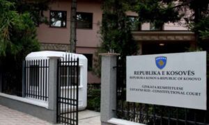 Lista Serbe ankohet në Kushtetuese për mandatin e Nenad Rashiqit