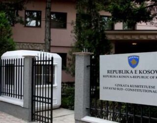 Kushtetuesja rrëzon vendimin e Supremes për shtesat e higjienisteve të angazhuara gjatë pandemisë