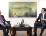 Kurti pret profesorin amerikan Daniel Serwer, diskutojnë për integrimet euroatlantike dhe sigurinë rajonale