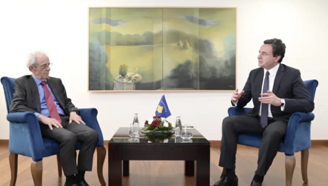 Kurti pret profesorin amerikan Daniel Serwer, diskutojnë për integrimet euroatlantike dhe sigurinë rajonale