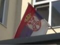 Largohet flamuri serb nga qendra e votimit në Gorazhdec të Pejës