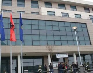 ZKA gjen shkelje në Skenderaj: Komuna subvencionoi dy herë brenda vitit të njëjtën OJQ