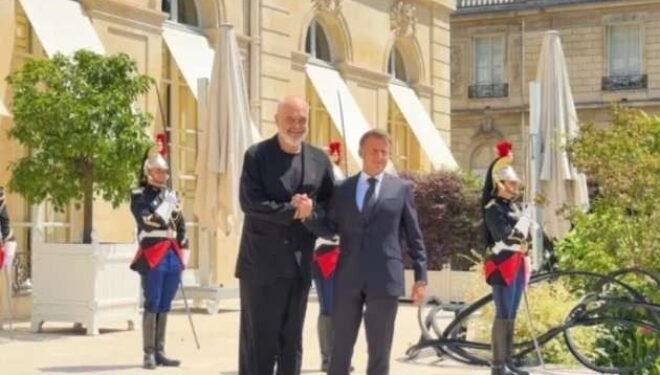Rama mbërrin në Pallatin Elysee, zbardhen temat e diskutimit gjatë takimit me Macronin