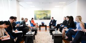 Kurti pret në takim drejtoren për Zgjerim dhe Fqinjësi të BE-së, diskutojnë për anëtarësimin e Kosovës në BE