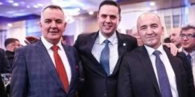 Abdixhiku iu kundërpërgjigjet menjëherë Gazmend Muhaxherit dhe Imri Ahmetit: Sabotues, pres dorëheqjet tuaja