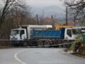 Aktakuzë ndaj 6 personave për barrikadat e 2022-ës në Veri, pezullohen hetimet për Radojçiqin shkaku i arratisë Aktakuzë ndaj 6 personave për barrikadat e 2022-ës në Veri, pezullohen hetimet për Radojçiqin shkaku i arratisë
