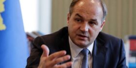 Enver Hoxhaj paralajmëron për rrezikun që i kanoset Kosovës pas zgjedhjeve