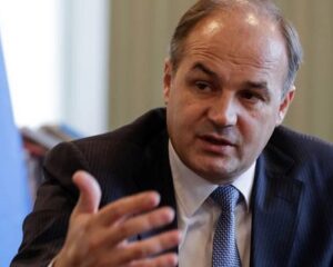 Enver Hoxhaj paralajmëron për rrezikun që i kanoset Kosovës pas zgjedhjeve