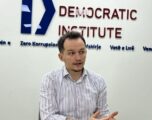 Cakolli: LVV-ja pritet të shkojë në 53 mandate, gara mes PDK-së dhe LDK-së për mandatin e fundit mbetet e hapur