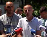 Punëtorët e sigurimit në UP nisin grevën, presin konfirmimin nga Rektorati për rritjen e pagave në 500 euro Punëtorët e sigurimit në UP nisin grevën, presin konfirmimin nga Rektorati për rritjen e pagave në 500 euro