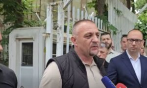 Lirohen nga stacioni policor kreu i Mitrovicës së Veriut Radojeviq dhe kryesuesi i Kuvendit