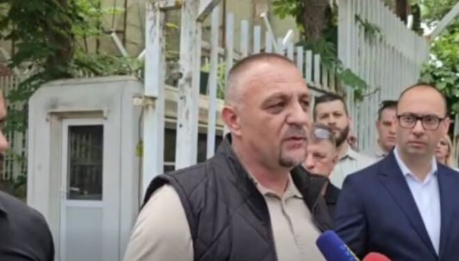Lirohen nga stacioni policor kreu i Mitrovicës së Veriut Radojeviq dhe kryesuesi i Kuvendit