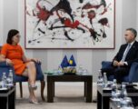Zyrtarja e lartë e BE-së për Zgjerimin vizitë në Kosovë