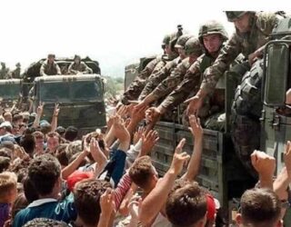 27 vjet nga çlirimi i Kosovës, ambasada amerikane: NATO hapi rrugën për paqe dhe stabilitet