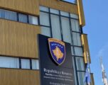 Prokuroria: E pandehura dyshohet se kreu vrasjen në Ferizaj, u ndalua edhe babai i saj