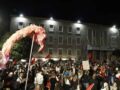 Qeveri teknike me mandat 12 mujor, ndryshim i Kushtetutës dhe Kodit Zgjedhor, protestuesit rendisin 5 kërkesa: Kryeministri jo më shumë se 2 mandate Qeveri teknike me mandat 12 mujor, ndryshim i Kushtetutës dhe Kodit Zgjedhor, protestuesit rendisin 5 kërkesa: Kryeministri jo më shumë se 2 mandate