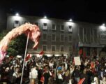 Qeveri teknike me mandat 12 mujor, ndryshim i Kushtetutës dhe Kodit Zgjedhor, protestuesit rendisin 5 kërkesa: Kryeministri jo më shumë se 2 mandate