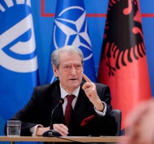 Berisha pas vizitës së ambasadorit amerikan, “SPAK është armik i pluralizmit, amnistoi krimin elektoral”